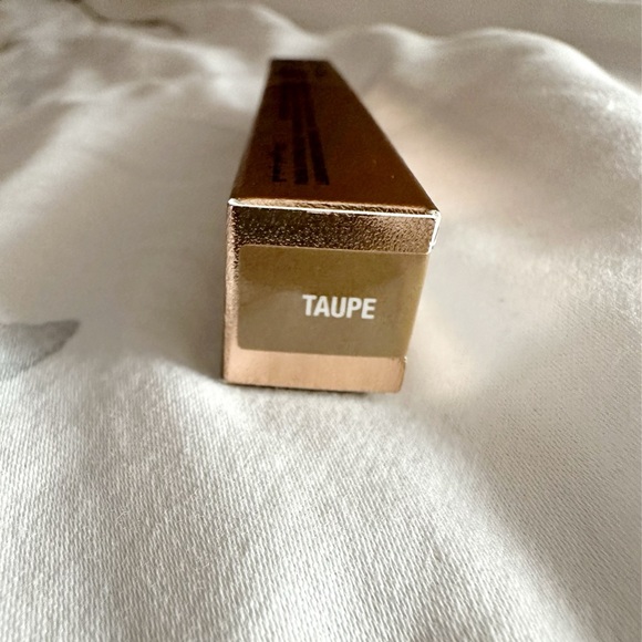 Anastasia Brow Definer Triangular Pencil - Picture 3 of 7